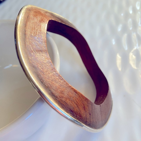 Silpada B1662 Rosewood wavy Bangle with Sterling Silver Accent - Picture 3 of 11